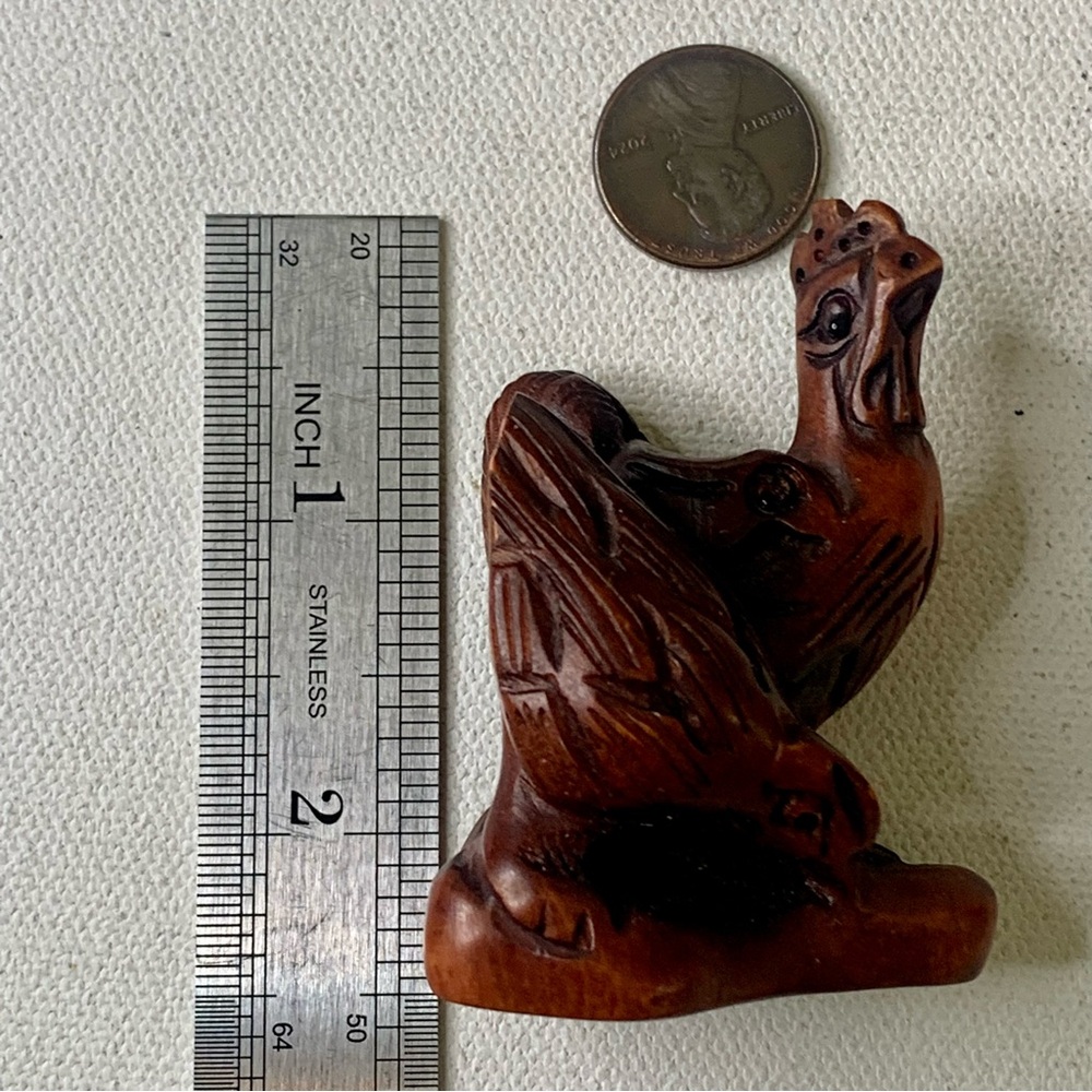 Boxwood Rooster Netsuke Hand Carved Chicken Hen & Chick Wood Animal Carving VTG - Picture 10 of 11